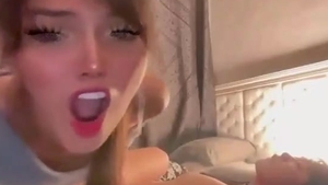 dirty shelady pounds Her Tattooed beauty On web camera